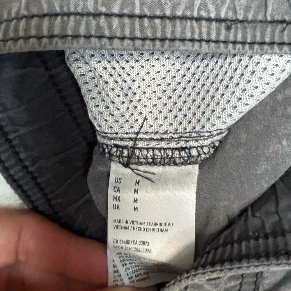American Eagle Men Gray Maui Design Board Shorts